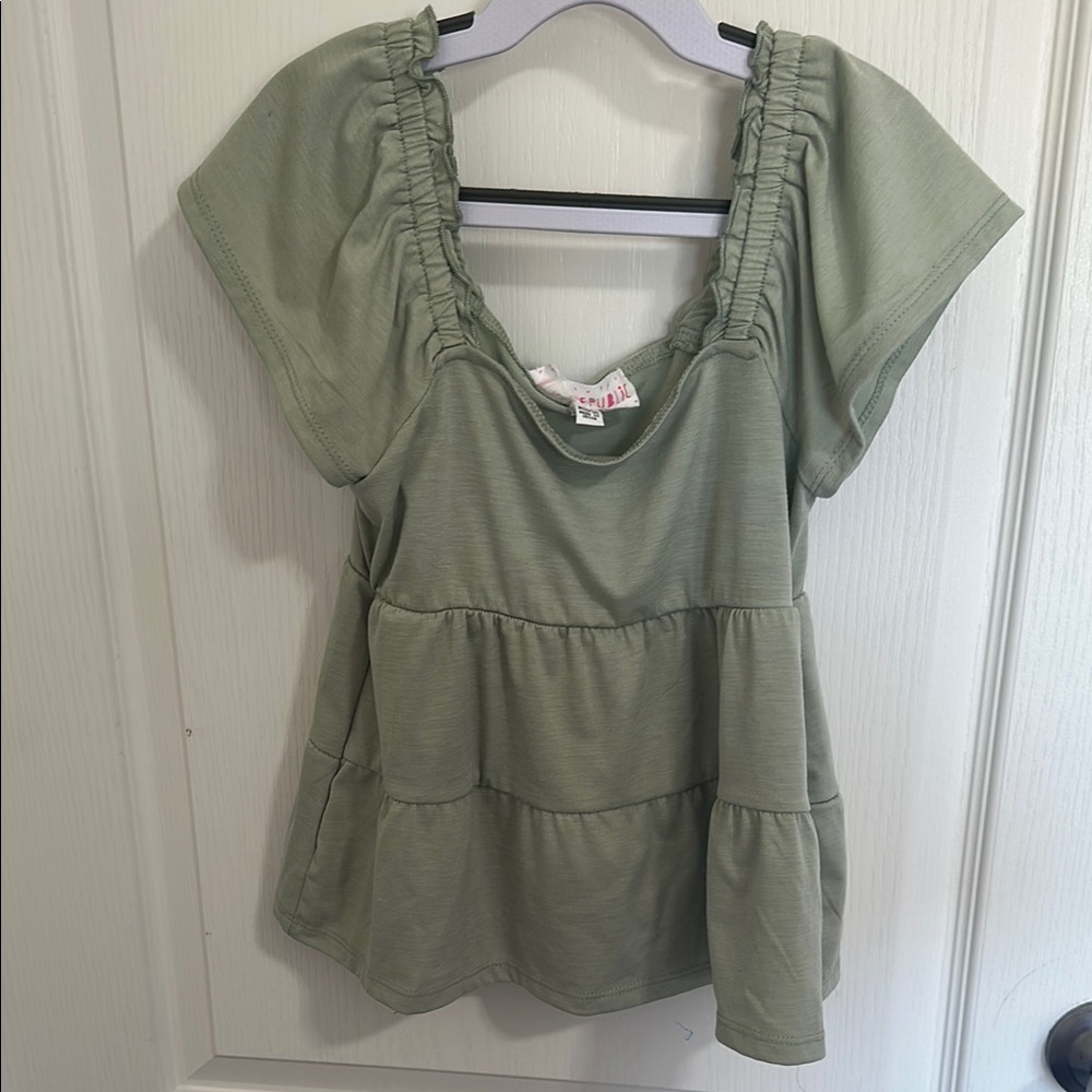Pink Republic Green Flutter Sleeve Blouse